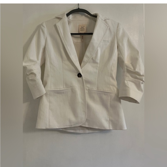 Women's White Blazer - Picture 7 of 10